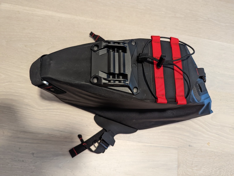 revelate designs spinelock 16l seat bag