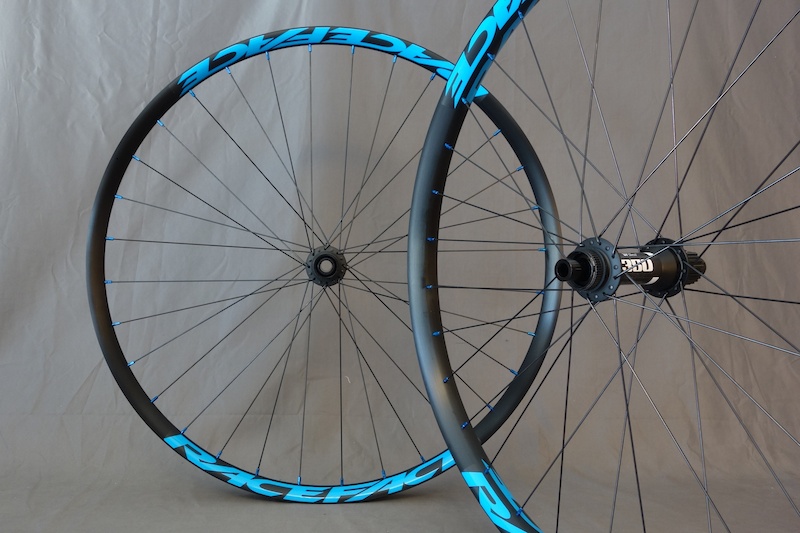 Race face arc 40 27.5 rim hot sale