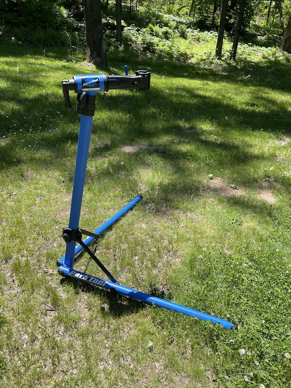 park tool wall mount bike stand