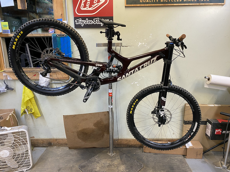 2021 Santa Cruz V10 Oxblood Medium 