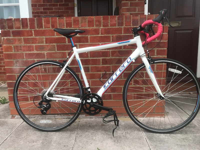 Just been delivered. I ll adjust the bars and hoods and get black bar tape for it. Also bought a Specialized Romin saddle for it which will come next week. It s in brand new condition and I m pleased with it for 100.
