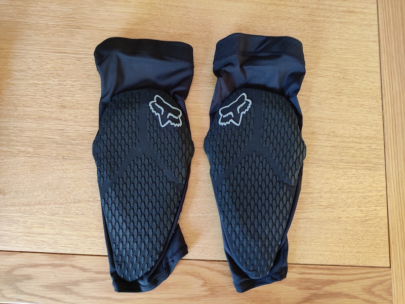 2022 Fox Enduro Pro Knee Guards [Black] [Medium] For Sale