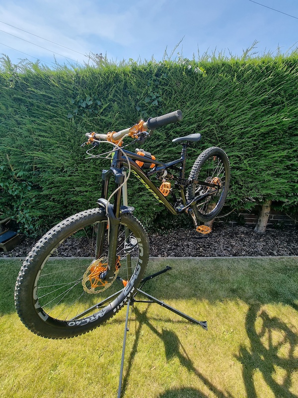Specialized enduro full suspension hope extras For Sale