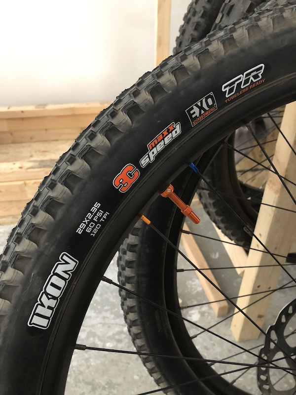 maxxis ikon 27.5 2.35