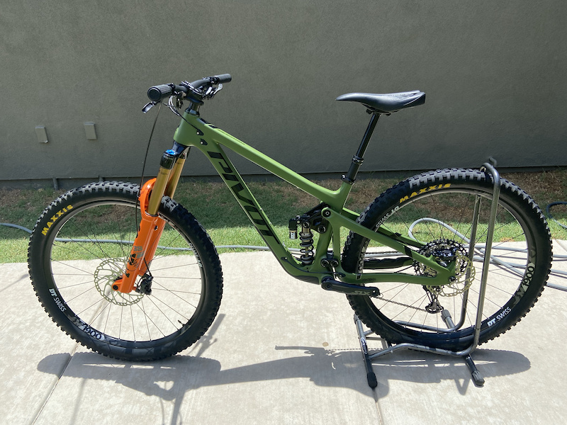 2022 Pivot Switchblade (M) EXT Coil, 38 FOX 170mm Fork For Sale