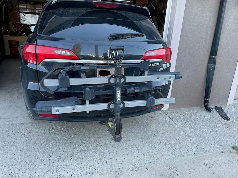 Thule T2 Classic 2 + 2 Bike Rack (Custom HitchSwitch) For Sale