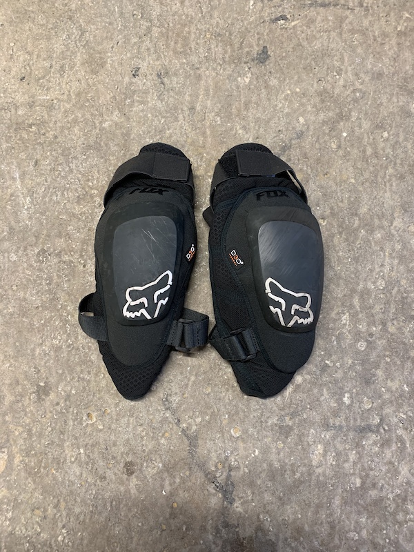 2022 Fox launch pro d30 knee pads size large For Sale