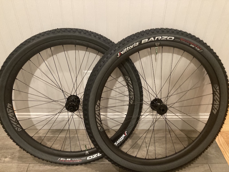 2021 Light Bicycle Carbon Wheels Industry Nine Hubs For Sale