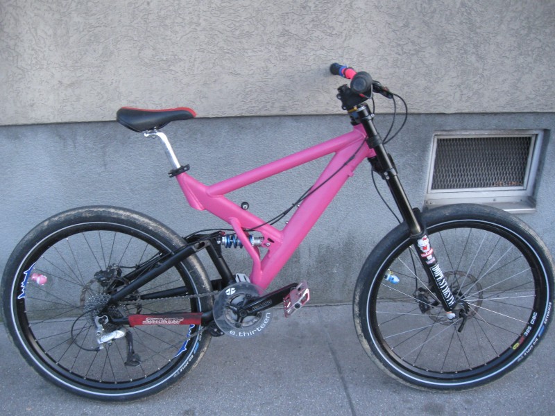 Magdas new ride, i hope she likes the new pinkbike