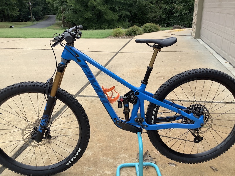 2016 pivot switchblade