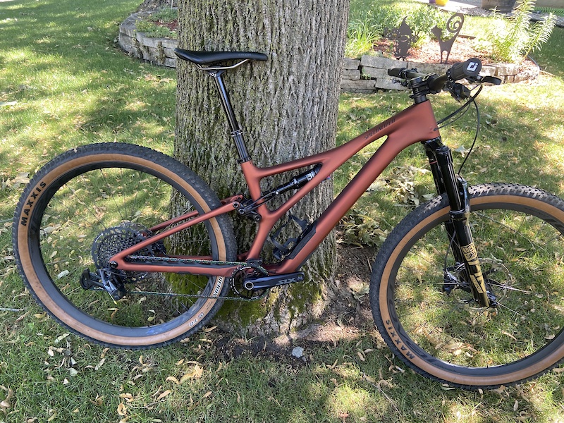 2022 Specialized Stumpjumper Custom S3 Carbon wheels/Bar For Sale
