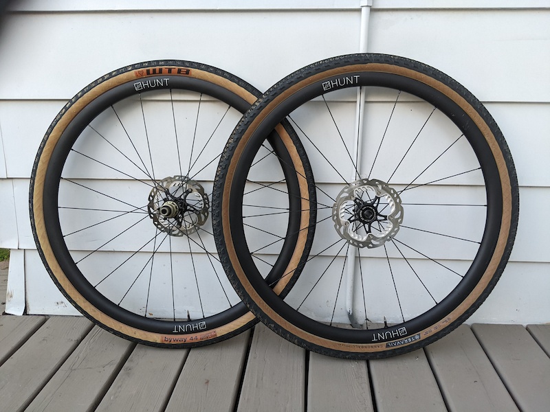 hunt 65 carbon aero disc wheelset