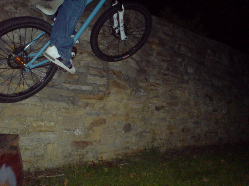 doing a wall ride off a littel jump ha!!