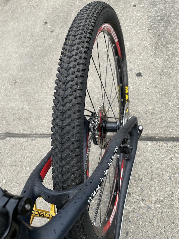 The beiou carbon 2025 fiber 27.5 mountain bike