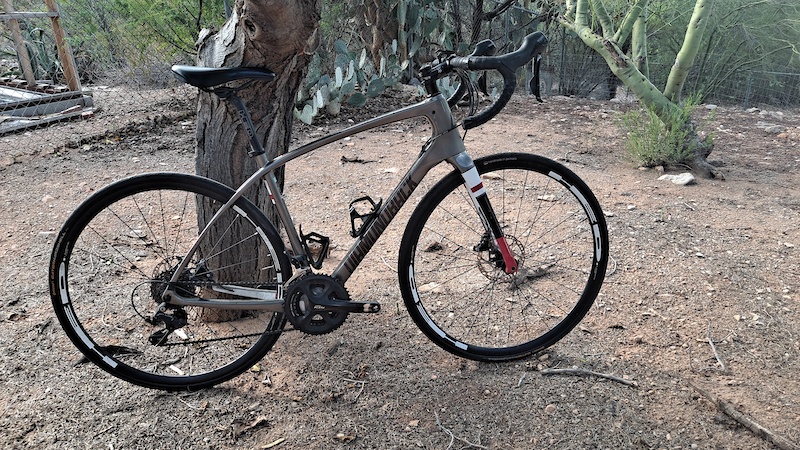 2017 Diamondback Carbon 105 Disc 54cm Road Bike For Sale