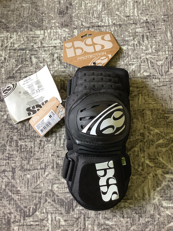 ixs dagger knee guards