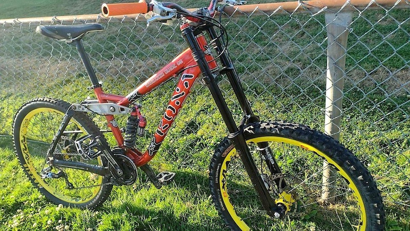 2008 Kona Stinky Garbanzo Guide 66 DH bike For Sale