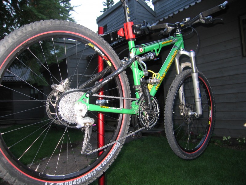 rocky mountain element mountain bike