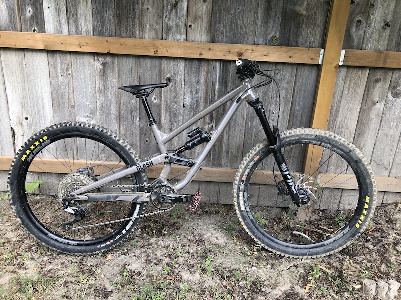 2021 COMMENCAL CLASH JR DIRT MAXXIS For Sale