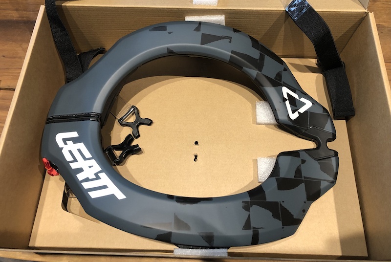 2022 Leatt Neck Brace 3.5 Large Unused Original Packaging For Sale