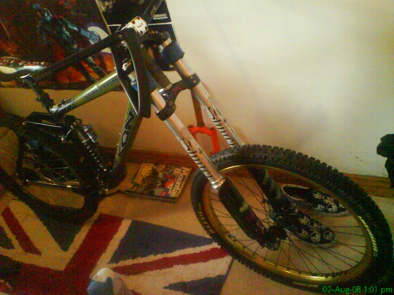 my kona with sum stuff of my hardtail on it with halo sas wheel i just bought