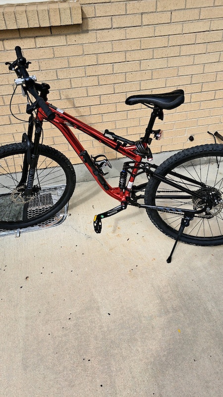 Hyper explorer cheap mountain bike