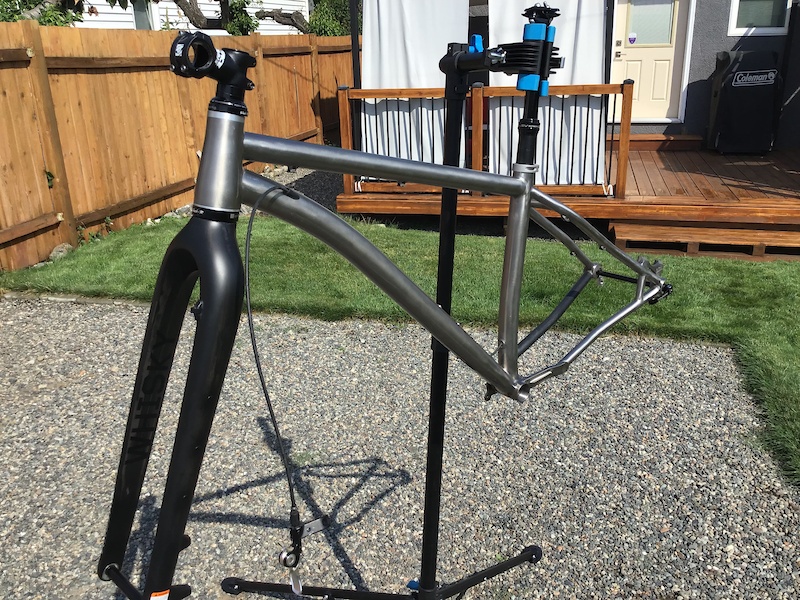 Cove Hummer Titanium frame and carbon fork For Sale