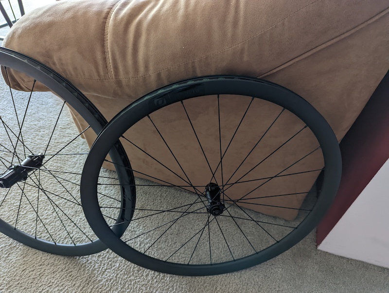 2022 SCOTT SYNCROS CAPITAL 1.0 35 CARBON 700C DISC TUBELESS