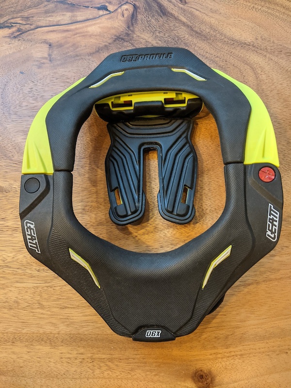 Leatt neck brace 5.5 DBX (L/XL) For Sale