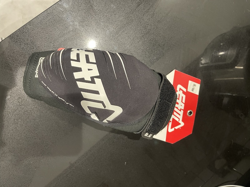 2022-leatt-knee-pads-for-sale