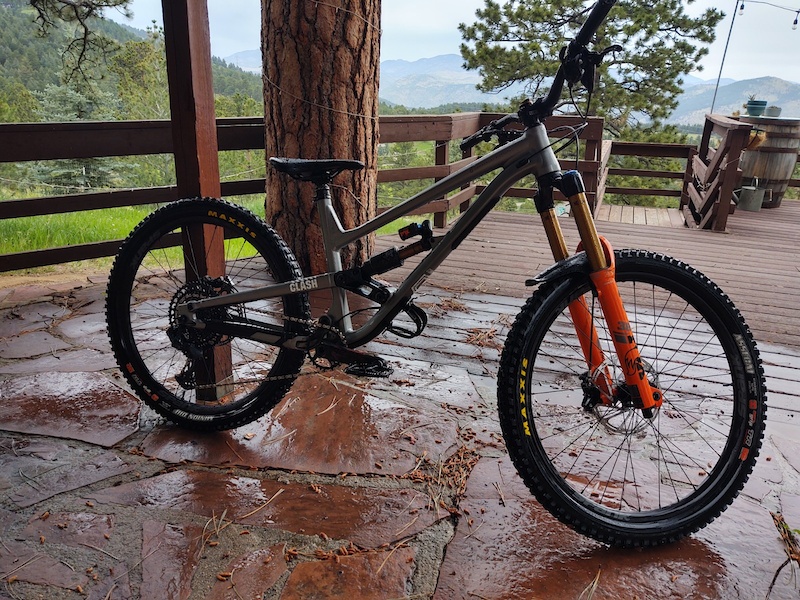 commencal clash fox