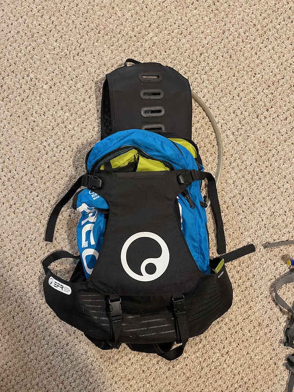 Ergon BA3 biking backpack with 3L water bladder For Sale