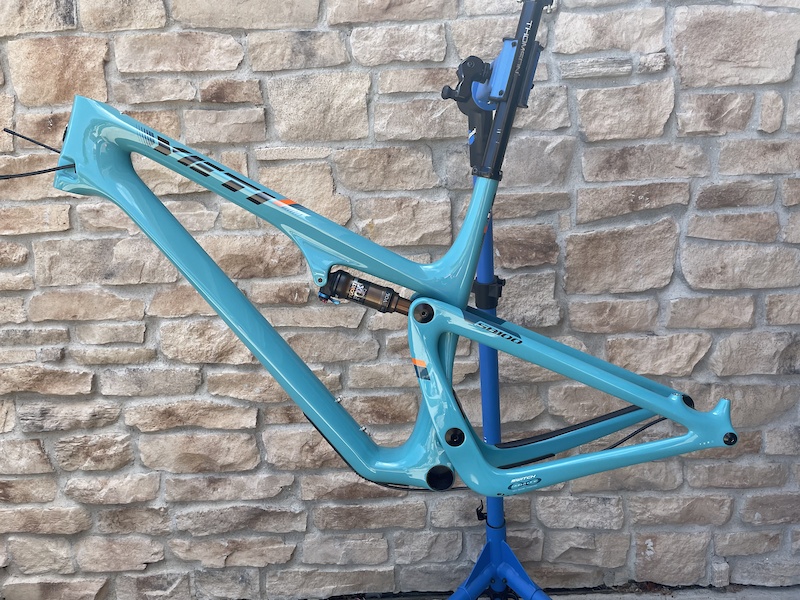 sb100 frame weight