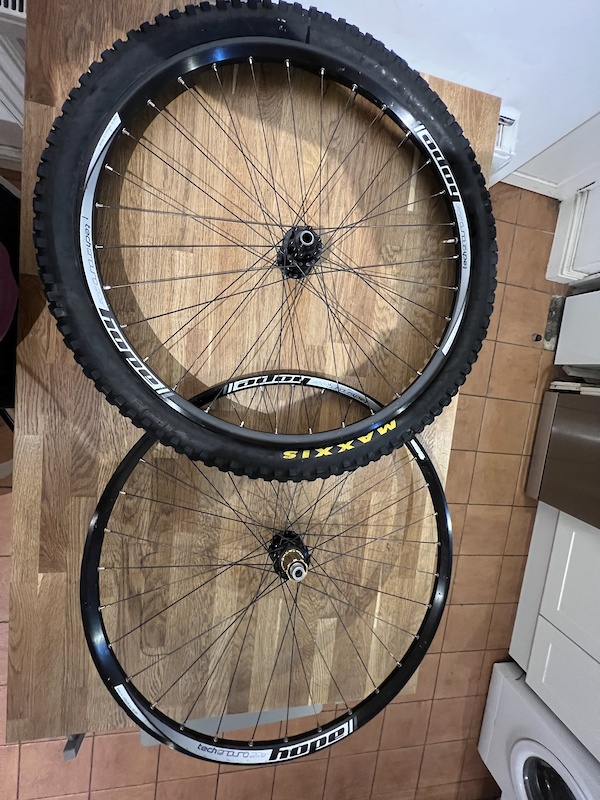 hope enduro front wheel