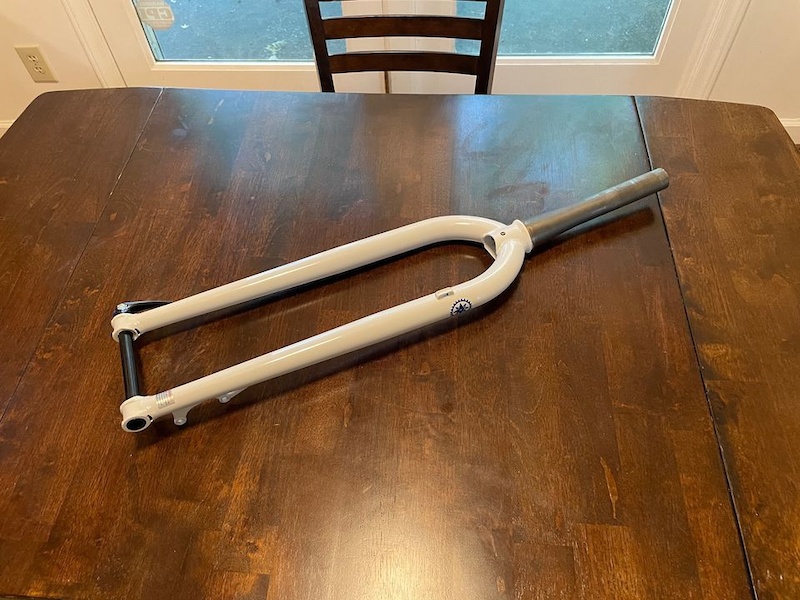 2014 White Salsa Rigid Tapered Fork, like new, w/thru axle For Sale