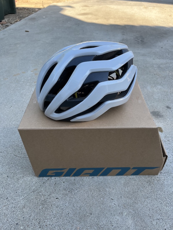 giant rev pro mips helmet