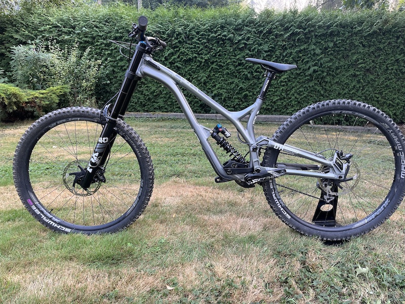 2021 Commencal Supreme DH 29 XL For Sale