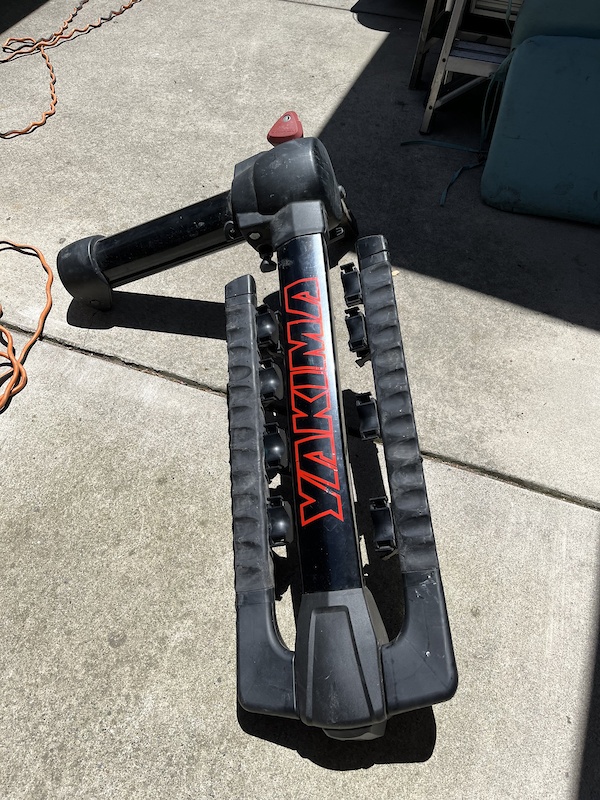 2020 Yakima 4 Bike Swing Arm Bike Rack For Sale