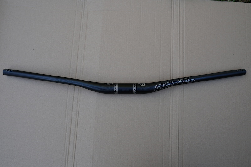 Race Face Next R carbon handlebars 800mm For Sale