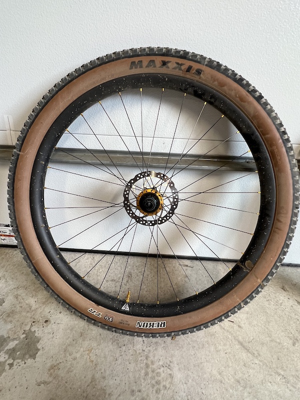 2022 Light Bicycle Carbon Wheels Set, Gold I9 Hydras For Sale