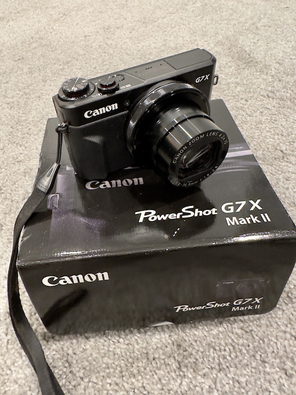 Canon Powershot G7X Mark II + accessories For Sale