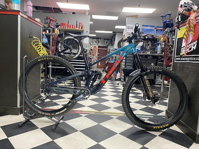 trek slash 2021 price