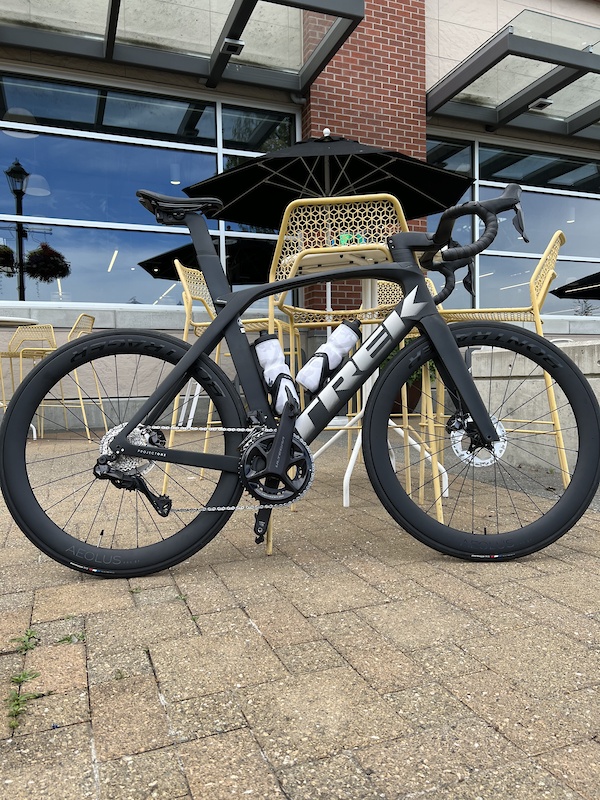 2022 Trek Madone SLR7 size 58 For Sale