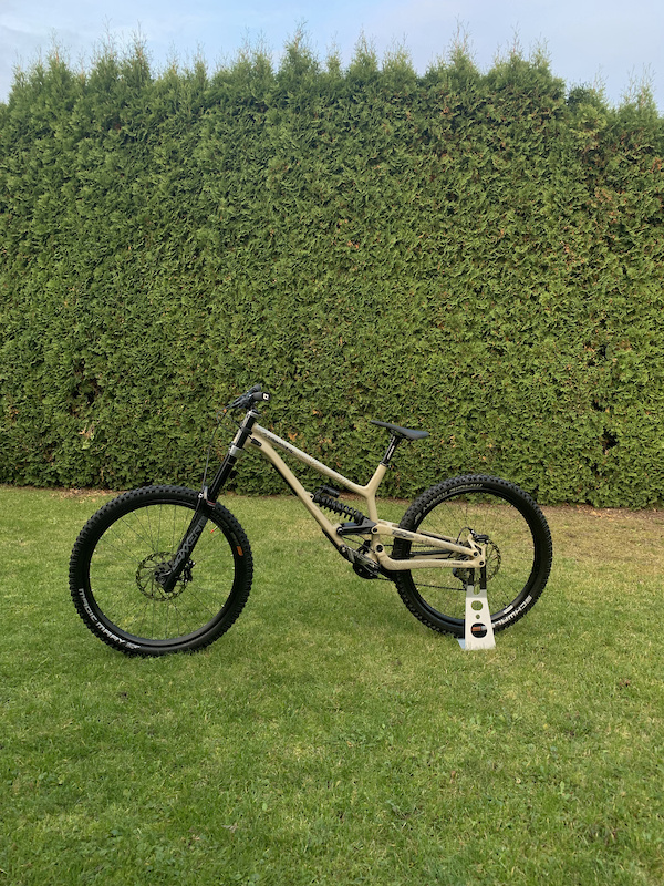 commencal furious 2021