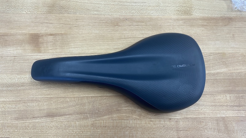 giant romero saddle