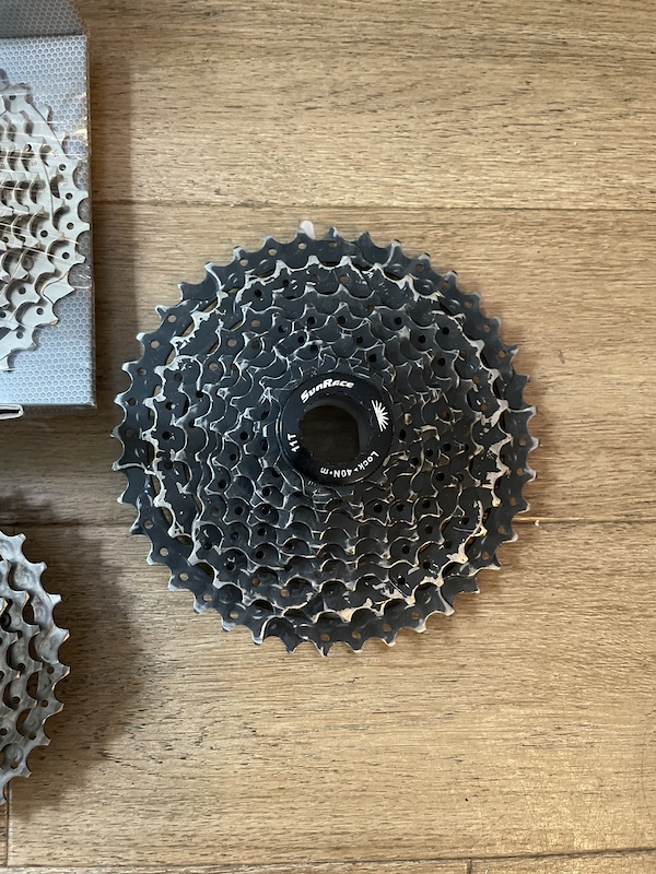 Pignon Vtt Shimano Compatible Cassette 9 Vitesses 11-40T Pour VTT – Compatible Dérailleurs Shimano/SRAM – Légère, Acier – Poids 475 G Cassette Acier Durable