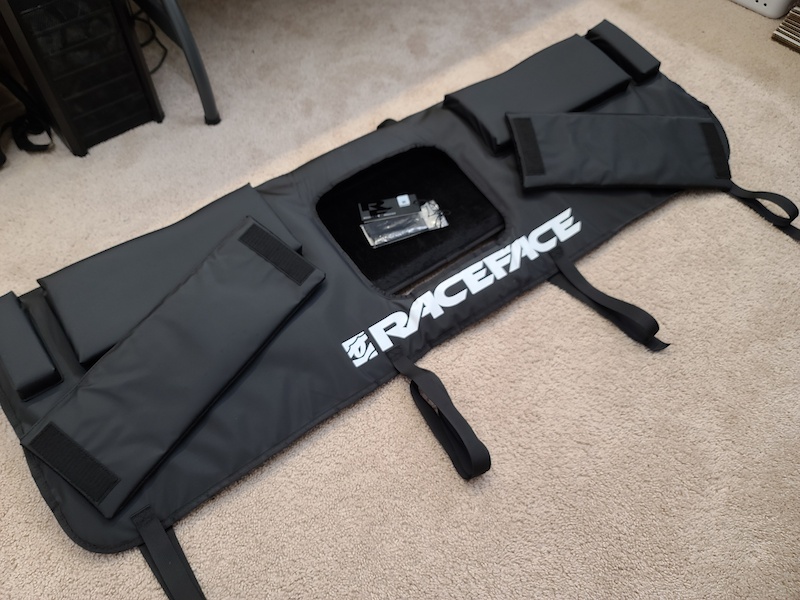 2022 RaceFace T2 Tailgate Pad Black Mid Sized Truck For Sale