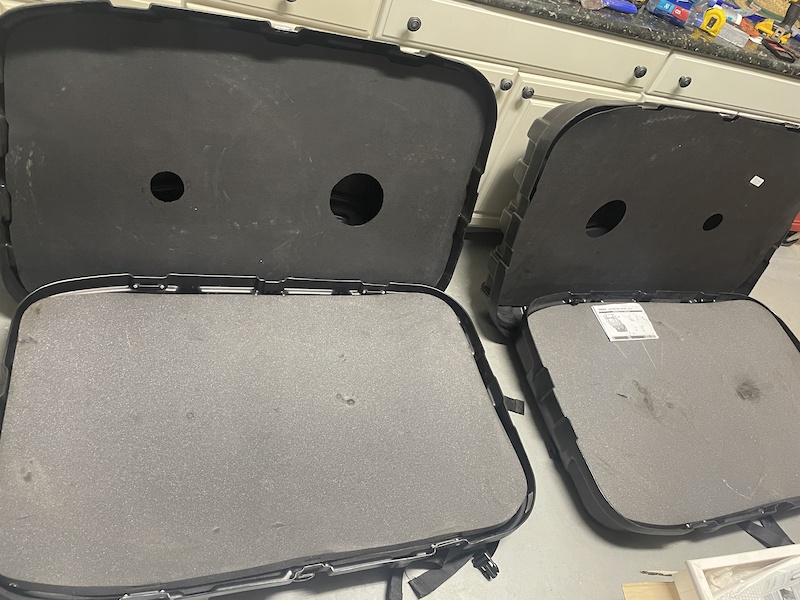 Thule hard shell bike travel case x 2 For Sale