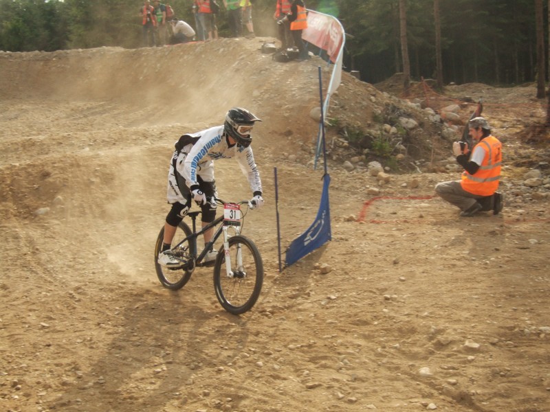 various riders from the 08 fort william world cup