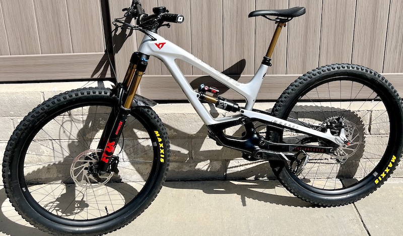 yt capra pro race 2020 review